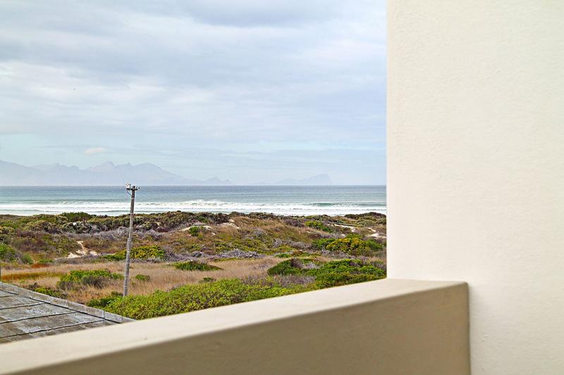 To Let 2 Bedroom Property for Rent in Muizenberg Western Cape
